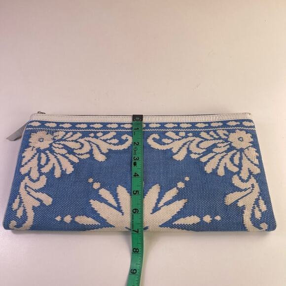 WKND WYFR Blue White Tapestry Boho Floral Clutch Oversized Zipper Top 14" x 7" - Picture 8 of 9